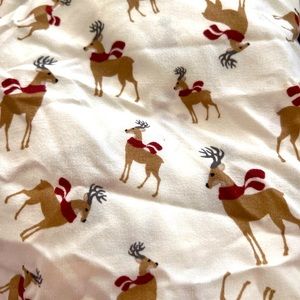 King Holiday Christmas Winter Deer Scarf King Bed Sheet Set.
